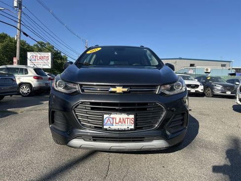 Used 2017 Chevrolet Trax LT w/ LT Convenience Package AWD/4WD image 2