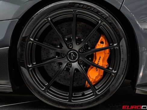 Used 2016 McLaren 675LT Spider RWD image 27