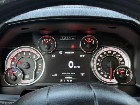 Used 2019 RAM 1500 Laramie AWD/4WD image 37