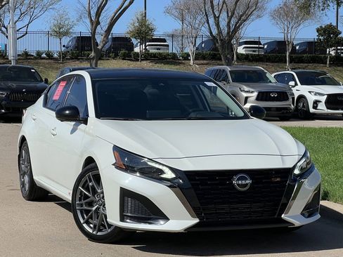 Certified 2023 Nissan Altima 2.0 SR image 2