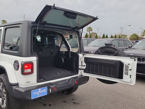 Used 2023 Jeep Wrangler Sahara w/ Cold Weather Group image 7