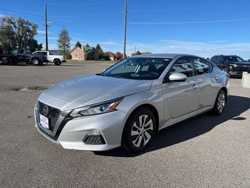 Used 2022 Nissan Altima 2.5 SV FWD image 5