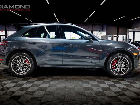 Used 2018 Porsche Macan Turbo image 32