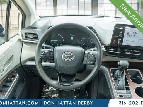 Used 2022 Toyota Sienna LE FWD image 7