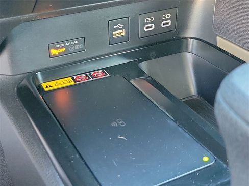 Used 2025 Toyota Camry LE image 30