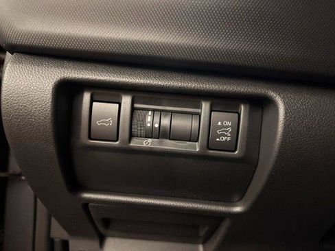 Used 2025 Subaru Forester Premium AWD/4WD image 16