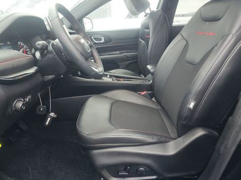 Used 2025 Jeep Compass Trailhawk w/ Sun & Sound Group image 7