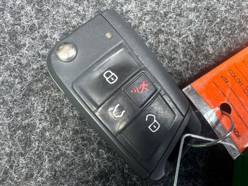 Used 2025 Volkswagen Jetta Sport FWD image 20