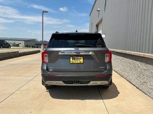 Used 2023 Ford Explorer XLT w/ Equipment Group 202A AWD/4WD image 5