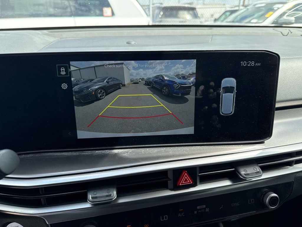 Certified 2025 Kia Sorento S FWD image 27
