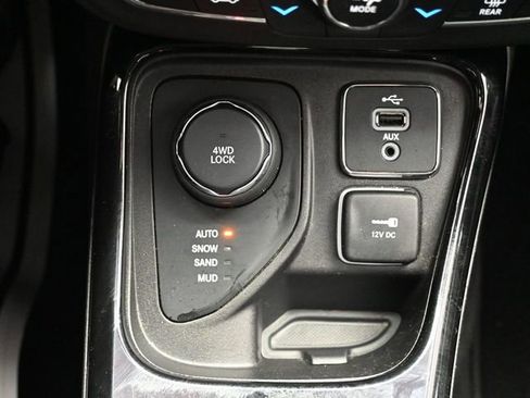 Used 2018 Jeep Compass Limited w/ Navigation Group image 41