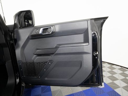 Used 2025 Ford Bronco Big Bend image 18