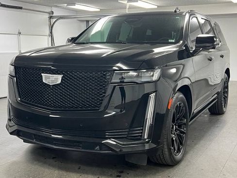 Used 2024 Cadillac Escalade Sport Platinum w/ LPO, ONYX Package AWD/4WD image 1