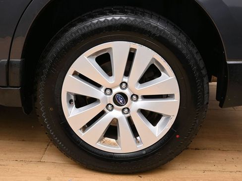 Used 2019 Subaru Outback 2.5i AWD/4WD image 12