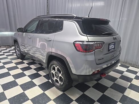 Used 2022 Jeep Compass Trailhawk image 11