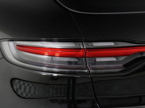 Certified 2025 Porsche Macan image 21