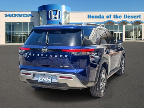 Used 2025 Nissan Pathfinder SL image 7
