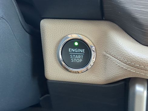 Used 2024 Ford Expedition Limited image 21