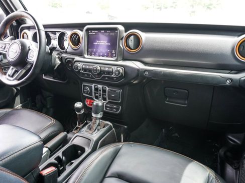 Used 2022 Jeep Gladiator Mojave w/ LED Lighting Group AWD/4WD image 9