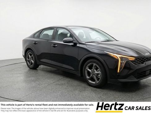 Used 2025 Kia K4 LXS image 1