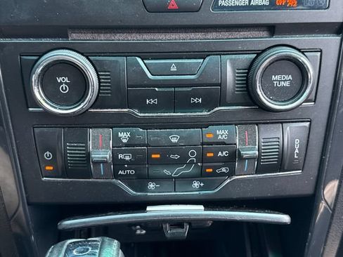 Used 2016 Ford Explorer XLT w/ Equipment Group 201A AWD/4WD image 27