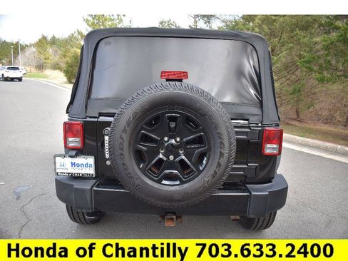 Used 2017 Jeep Wrangler Sport AWD/4WD image 6