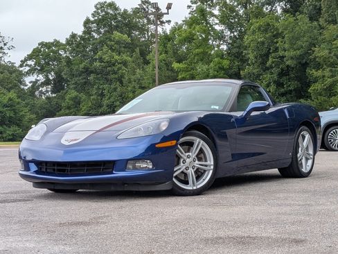 Used 2007 Chevrolet Corvette Coupe w/ Preferred Equipment Group RWD image 4