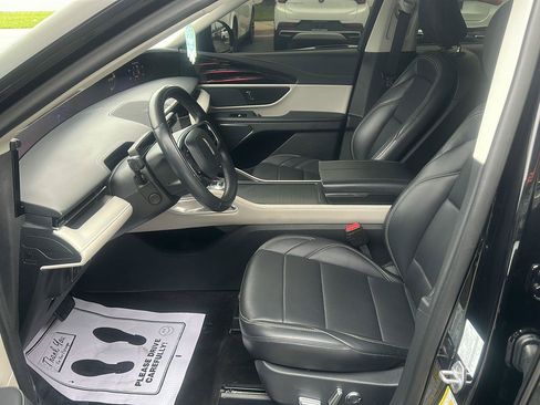 Used 2024 Lincoln Nautilus Premier AWD/4WD image 24