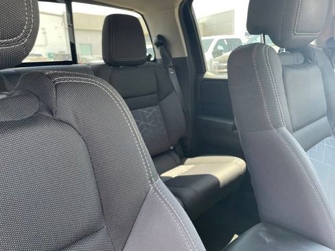 Used 2025 Nissan Frontier SV RWD image 9