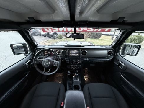 Used 2023 Jeep Wrangler Sport S image 27