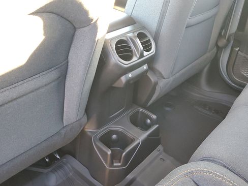 New 2025 Jeep Gladiator Sport image 10