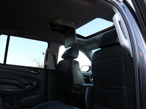 Used 2018 Chevrolet Suburban LT w/ Luxury Package image 43