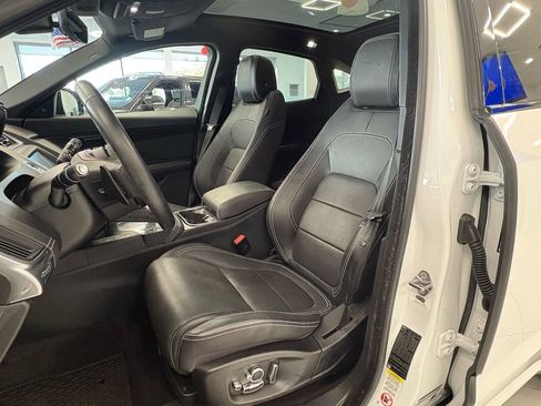 Used 2020 Jaguar E-PACE R-Dynamic HSE image 22