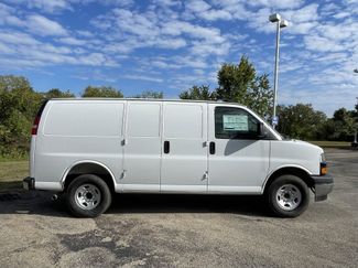 New 2025 Chevrolet Express 3500 w/ Driver Convenience Package video 2