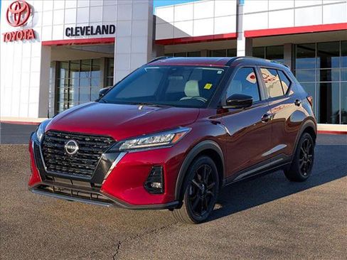 Used 2023 Nissan Kicks SR w/ SR Premium Package image 4