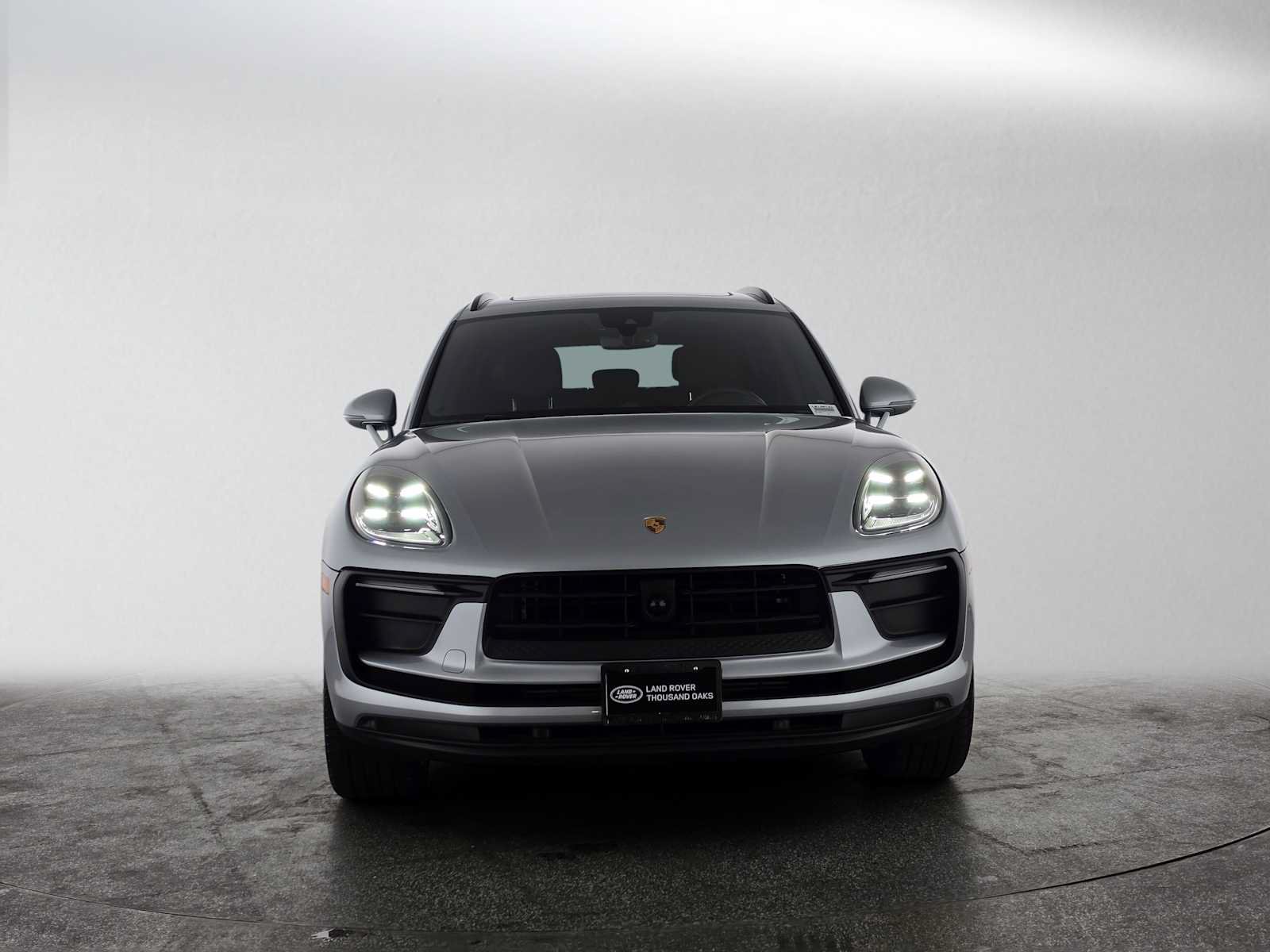 Used 2025 Porsche Macan AWD/4WD image 8