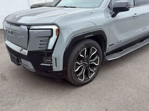 Used 2025 GMC Sierra EV Denali AWD/4WD image 9