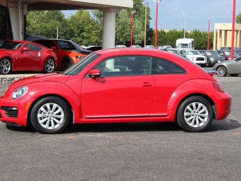 Used 2019 Volkswagen Beetle 2.0T S FWD image 6