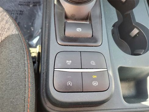 Used 2022 Ford Maverick XLT image 26