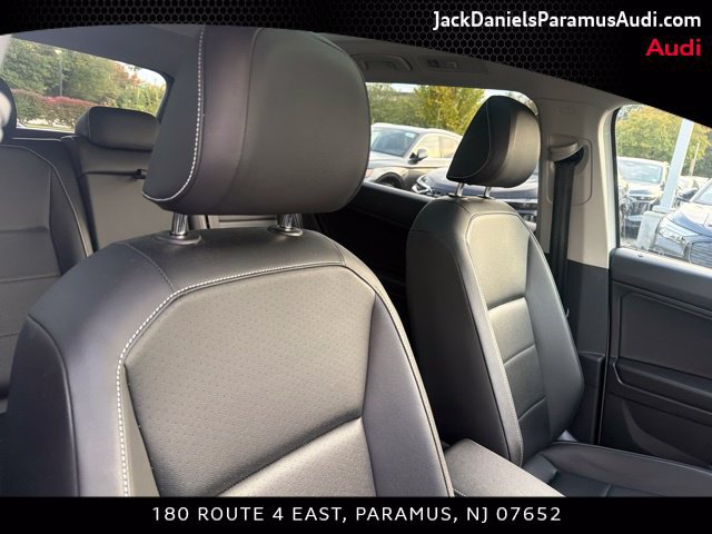 Used 2021 Volkswagen Tiguan SE w/ Panoramic Sunroof Package AWD/4WD image 20