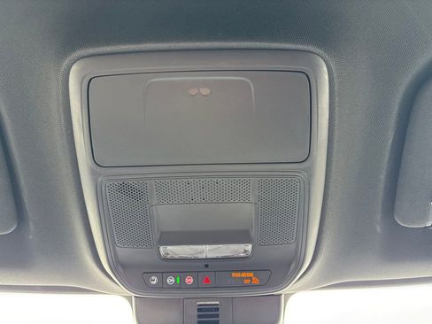 Used 2025 Chevrolet Traverse LT AWD/4WD image 44