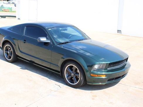 Used 2008 Ford Mustang GT Premium RWD image 2
