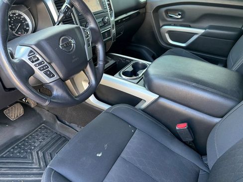 Used 2019 Nissan Titan SV w/ SV Convenience Package AWD/4WD image 28