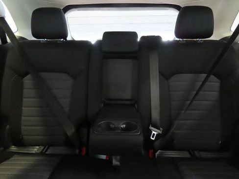 Used 2018 Ford Edge SE FWD image 26