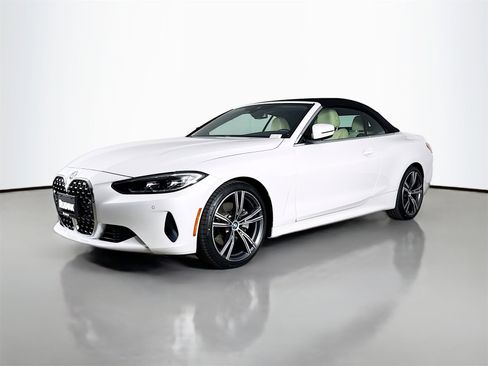 Certified 2023 BMW 430i Convertible w/ Premium Package image 3