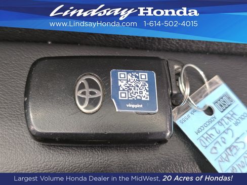 Used 2017 Toyota Avalon XLE image 21