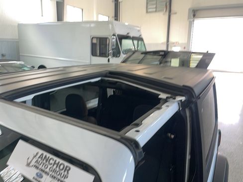 Used 2022 Jeep Wrangler Sport AWD/4WD image 25
