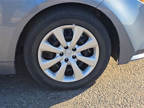 Used 2022 Toyota Corolla LE image 31