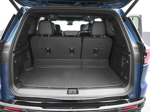 New 2026 GMC Acadia Denali Ultimate w/ LPO, Floor Liner Package AWD/4WD image 14
