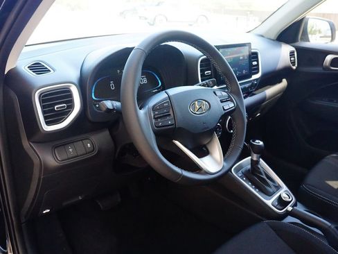 New 2026 Hyundai Venue SEL FWD image 18